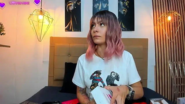 Snapshot of alesziarose chatting on September 13, 2025, 7:46 pm alesziarose online show from September 13, 2025, 7:46 pm