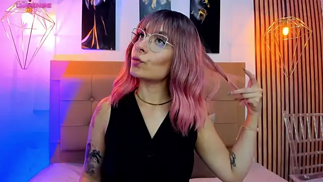 Snapshot of alesziarose chatting on November 13, 2025, 7:24 pm alesziarose online show from November 13, 2025, 7:24 pm