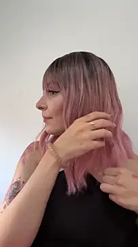 Snapshot of alesziarose chatting on November 17, 2025, 7:19 pm alesziarose online show from November 17, 2025, 7:19 pm