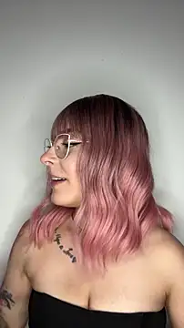 Snapshot of alesziarose chatting on November 19, 2025, 5:35 pm alesziarose online show from November 19, 2025, 5:35 pm