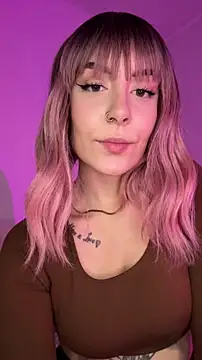 Snapshot of alesziarose chatting on November 20, 2025, 6:18 pm alesziarose online show from November 20, 2025, 6:18 pm