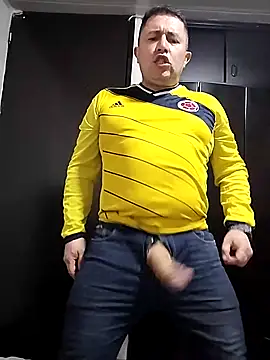 BigCristh79 online show from March 26, 2026, 7:19 pm