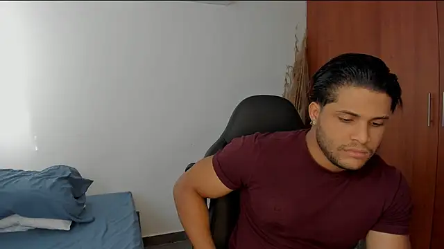 Evansdark1 online show from April 16, 2026, 10:01 pm