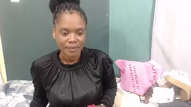 sexythae32 online show from March 6, 2026, 7:05 am