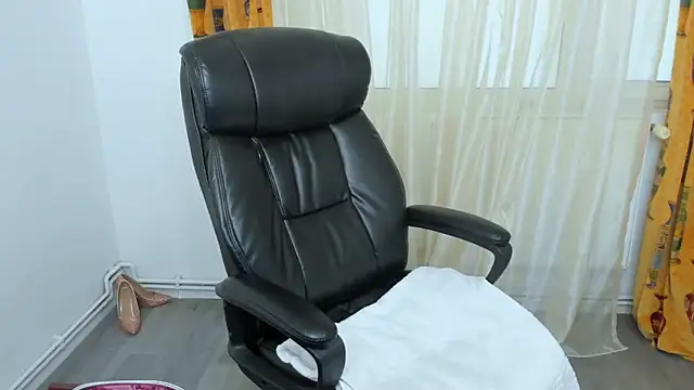 NaughtyWifey1 online show from September 10, 2025, 4:45 am