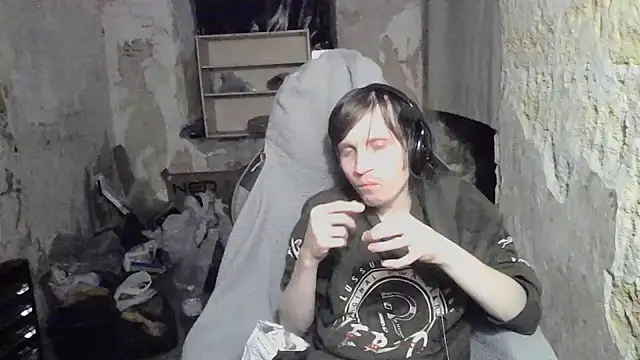Snapshot of makarov1993 chatting on August 4, 2026, 11:51 pm makarov1993 online show from August 4, 2026, 11:51 pm