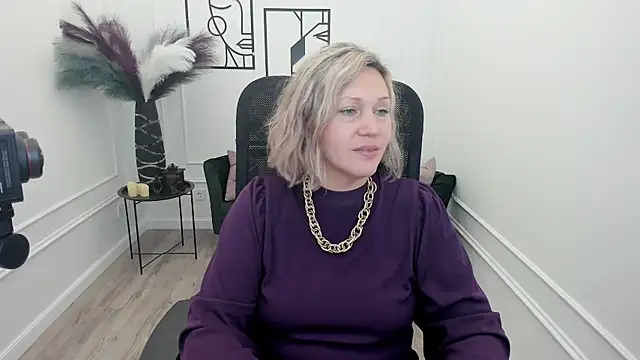 NinaStarle online show from November 30, 2025, 4:27 am