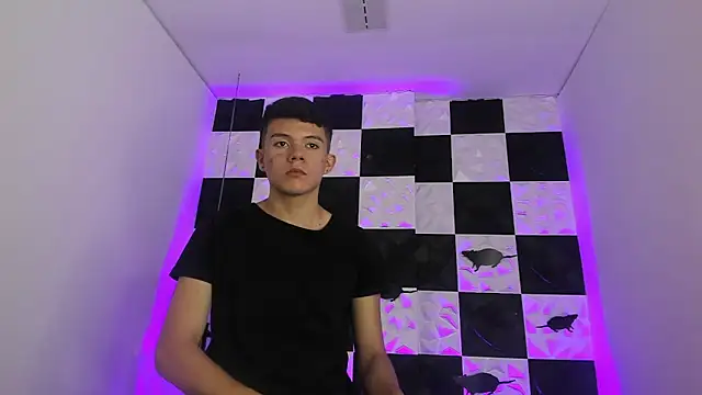 Snapshot of AndyFame1 chatting on October 16, 2025, 7:04 pm AndyFame1 online show from October 16, 2025, 7:04 pm