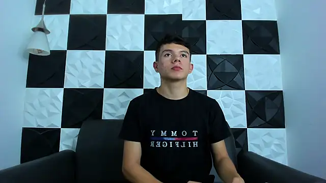 Snapshot of AndyFame1 chatting on November 27, 2025, 6:43 pm AndyFame1 online show from November 27, 2025, 6:43 pm