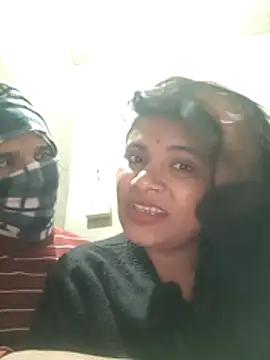 Snapshot of couple_71 chatting on January 9, 2026, 1:47 pm couple 71 online show from January 9, 2026, 1:47 pm