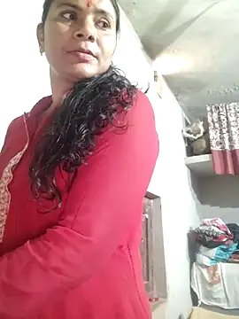 Snapshot of couple_71 chatting on January 15, 2026, 6:18 am couple 71 online show from January 15, 2026, 6:18 am