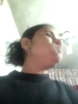 Snapshot of couple_71 chatting on January 16, 2026, 6:39 am couple 71 online show from January 16, 2026, 6:39 am