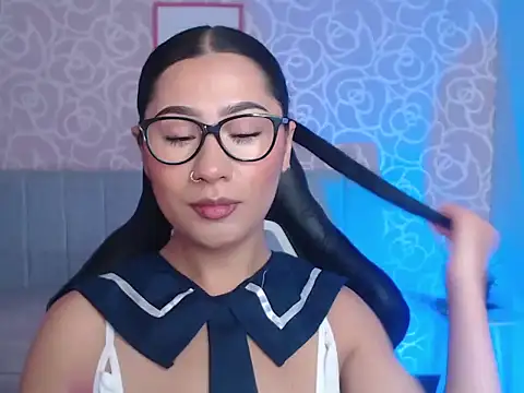 evelyn ch  online show from September 25, 2025, 10:41 am