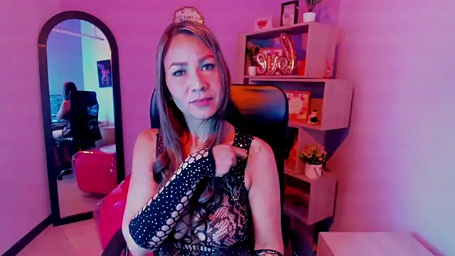 Stefy Zea online show from November 28, 2025, 6:32 pm