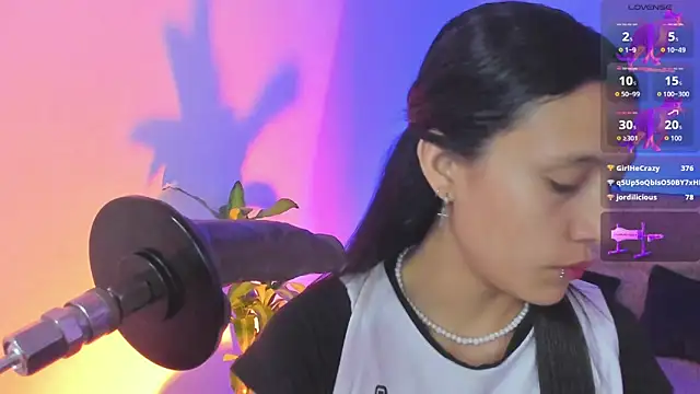 alicemoon   online show from November 16, 2025, 10:21 am