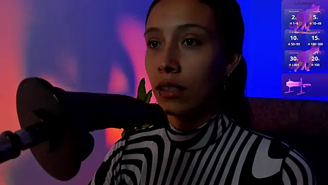 alicemoon   online show from December 21, 2025, 9:33 pm