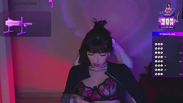 Moonlightt 21 online show from April 25, 2026, 1:19 am