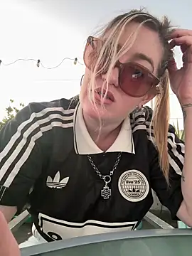 Granlady7 online show from April 18, 2026, 9:37 pm