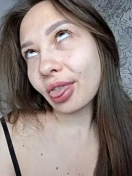 Olivia OliV online show from May 2, 2026, 12:48 am