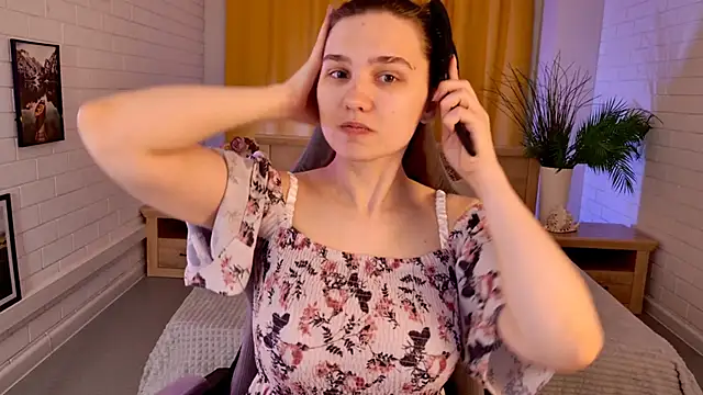 TessaMill online show from May 19, 2026, 5:14 am