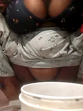 Dassing strip couple online show from June 9, 2026, 7:03 pm