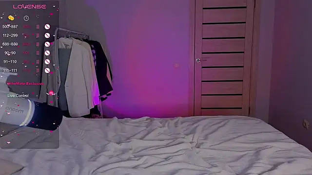  Elen Lilith  online show from April 15, 2026, 8:20 pm