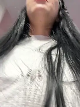 Snapshot of oh_nina chatting on September 20, 2025, 6:42 pm oh nina online show from September 20, 2025, 6:42 pm