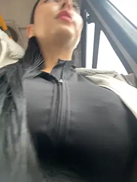 Snapshot of oh_nina chatting on September 29, 2025, 9:30 pm oh nina online show from September 29, 2025, 9:30 pm