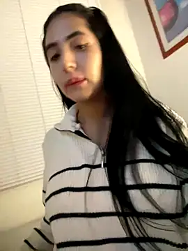 Snapshot of oh_nina chatting on October 3, 2025, 11:24 pm oh nina online show from October 3, 2025, 11:24 pm