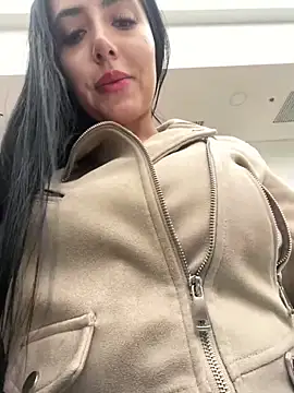 Snapshot of oh_nina chatting on October 27, 2025, 8:24 pm oh nina online show from October 27, 2025, 8:24 pm