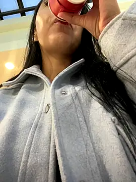 Snapshot of oh_nina chatting on October 28, 2025, 10:45 pm oh nina online show from October 28, 2025, 10:45 pm