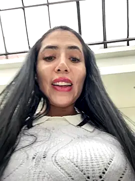 Snapshot of oh_nina chatting on November 4, 2025, 7:57 pm oh nina online show from November 4, 2025, 7:57 pm