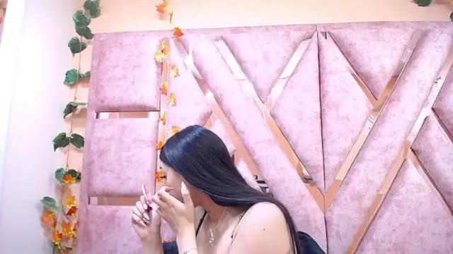 Snapshot of Issabela_Mackey_ chatting on November 16, 2025, 4:40 am Issabela Mackey online show from November 16, 2025, 4:40 am