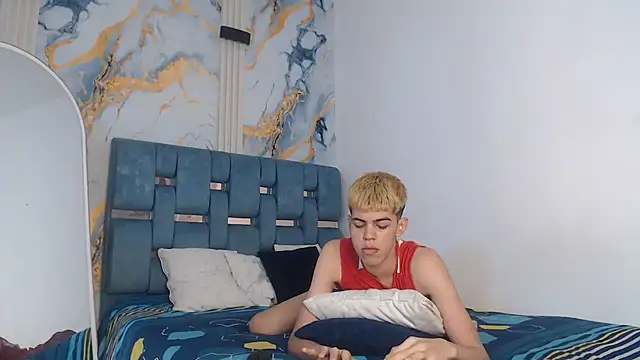 TWINKS FRIENDS online show from December 22, 2025, 1:30 pm