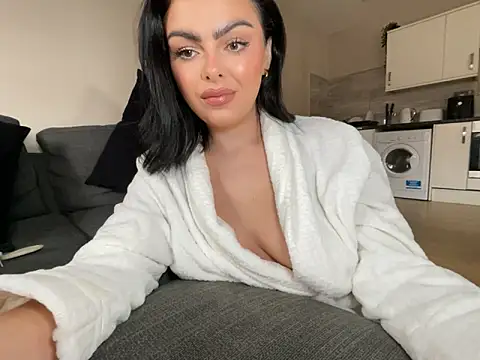 Snapshot of FrancescaXO chatting on February 23, 2026, 2:14 pm FrancescaXO online show from February 23, 2026, 2:14 pm