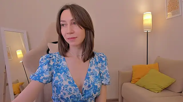 GoodGlamorGirl online show from February 18, 2026, 4:19 am