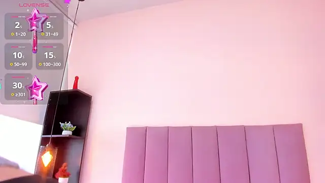 violet myerrs online show from November 19, 2025, 12:49 pm