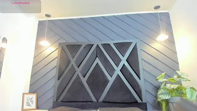 zoe martins  online show from October 19, 2025, 5:35 pm