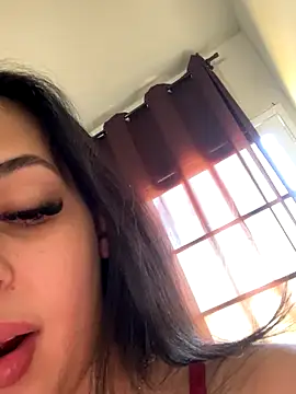 jujuarantes  2025 online show from November 21, 2025, 4:38 pm