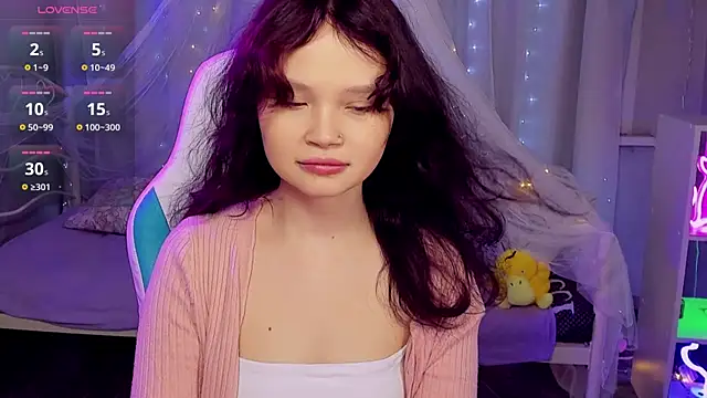 EmilyChaves online show from April 15, 2026, 7:37 am