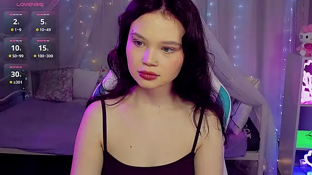 EmilyChaves online show from April 21, 2026, 6:31 am