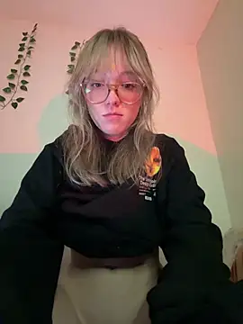 ReenKitty online show from December 2, 2025, 4:40 am