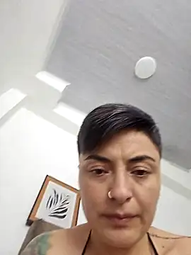 Daniela Leonn online show from November 15, 2025, 7:10 pm