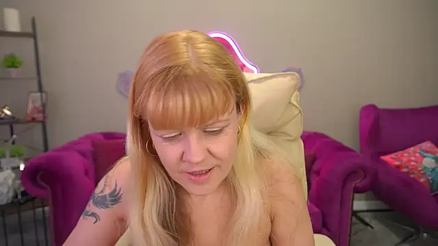 BellaLaPetit online show from March 7, 2026, 1:08 pm