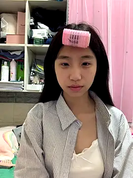 xiaotao-999 online show from November 15, 2025, 3:52 pm