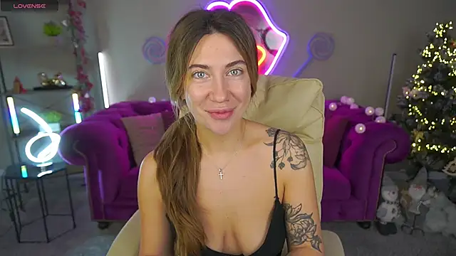 Snapshot of KateShanny chatting on December 20, 2025, 7:15 am KateShanny online show from December 20, 2025, 7:15 am