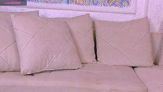 marrenaa online show from September 18, 2025, 4:14 am