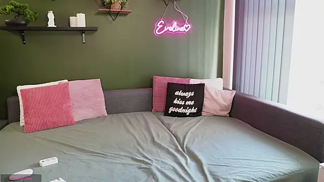 Snapshot of Eveline_Beauty_Kitty chatting on May 23, 2026, 9:13 am Eveline Beauty Kitty online show from May 23, 2026, 9:13 am