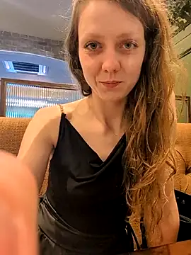 Snapshot of Eveline_Beauty_Kitty chatting on June 8, 2026, 5:24 pm Eveline Beauty Kitty online show from June 8, 2026, 5:24 pm