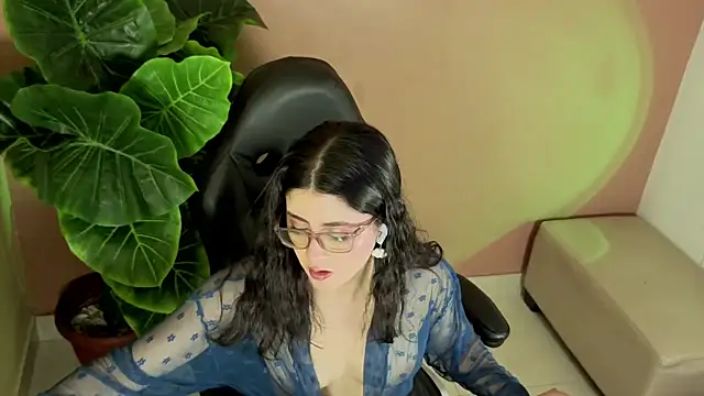 LiLLiAnderson online show from September 29, 2025, 11:37 am